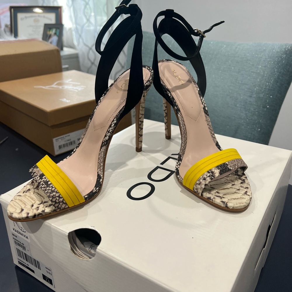 Aldo Sandals